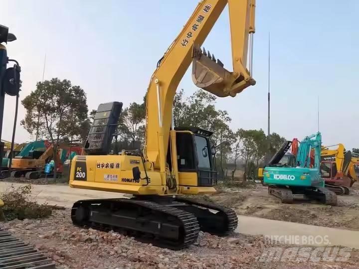 Komatsu PC200-8 Bandgrävare