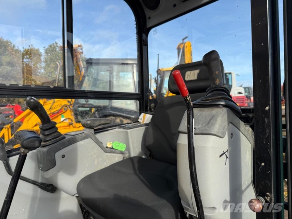 CAT 302.2 D Minigrävare < 7t