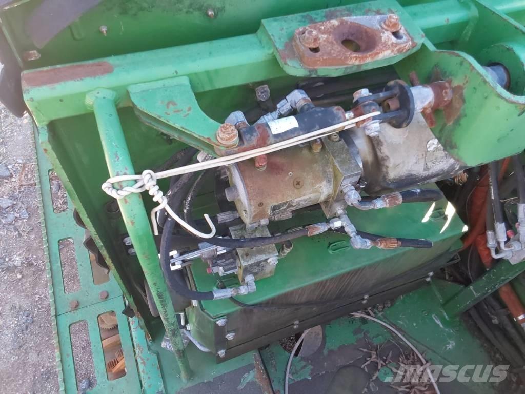 John Deere 903M Fällare-läggare