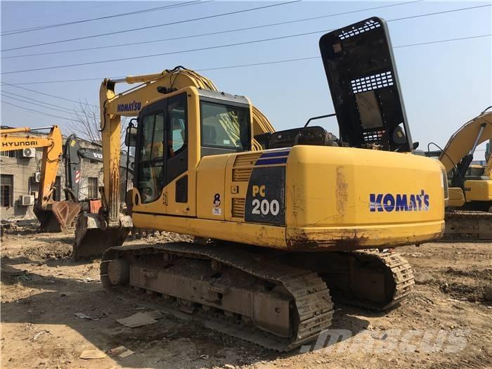 Komatsu PC 200-8 Bandgrävare