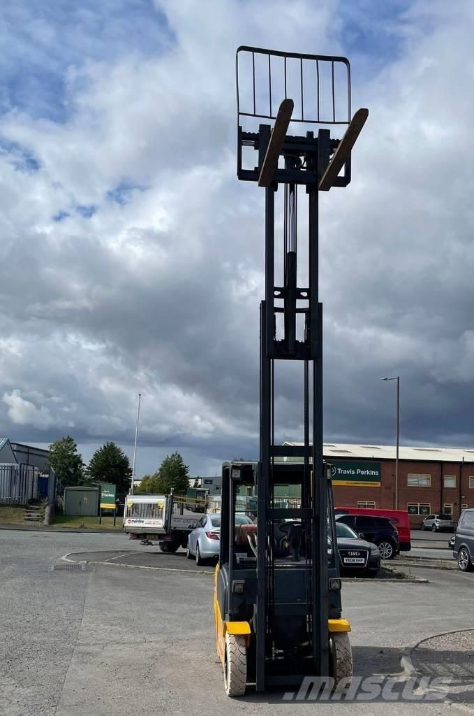 Jungheinrich TFG 320 Gasolmotviktstruckar