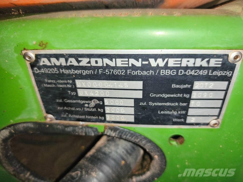 Amazone UX 4200 Dragna sprutor