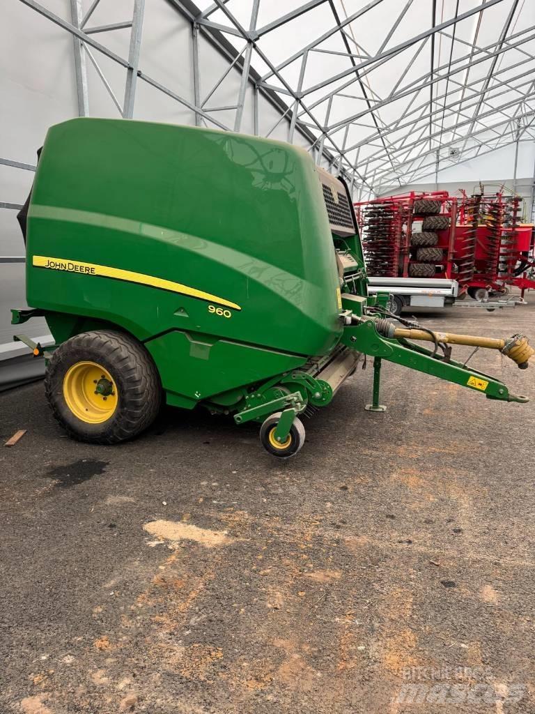 John Deere 960 Rundbalspressar