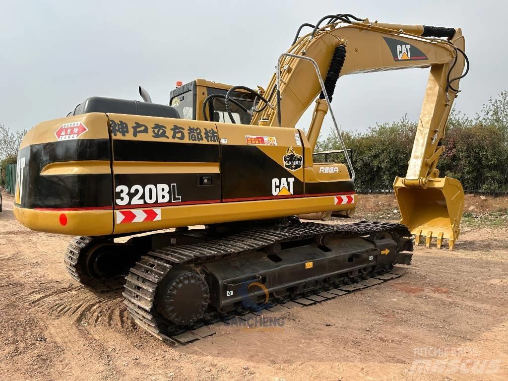 CAT 320 B L Bandgrävare