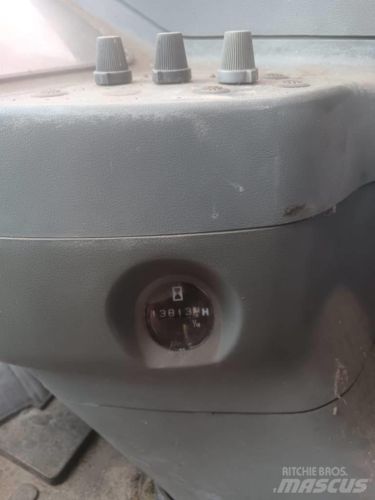 Hitachi EX135W Hjulgrävare