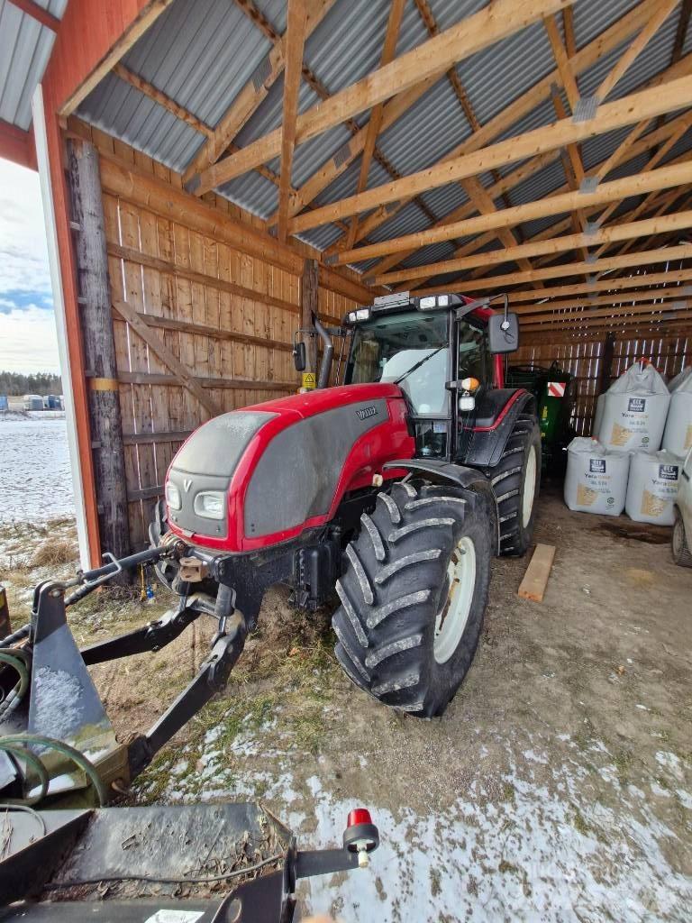 Valtra T 151 hitchec Traktorer
