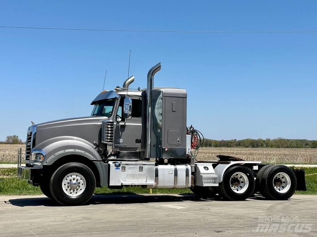 Mack Titan TD 713 Chassier