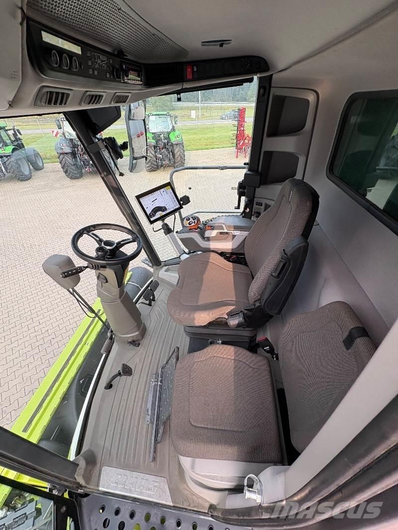 CLAAS TRION 750 Skördetröskor