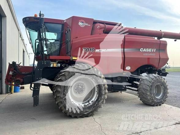 Case IH 7010 Skördetröskor