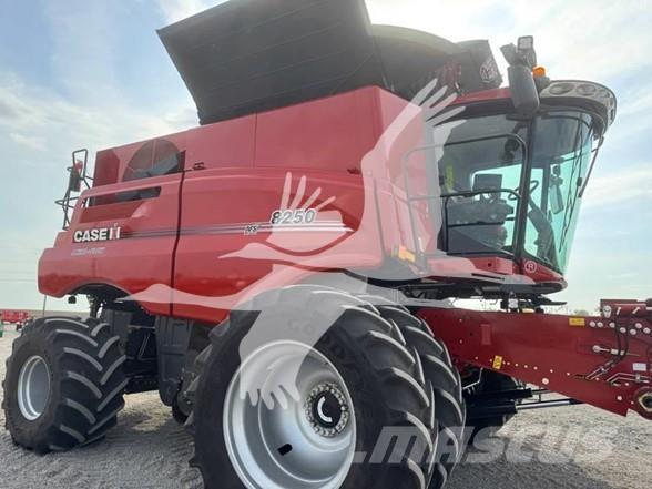 Case IH 8250 Skördetröskor