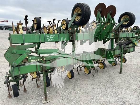 John Deere 845 Kupare och radhackor