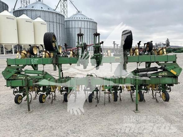 John Deere 845 Kupare och radhackor