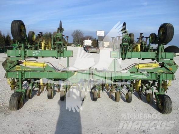 John Deere 85 Kupare och radhackor