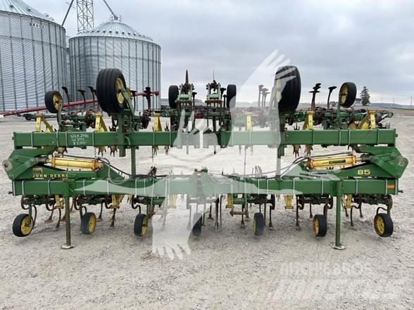 John Deere 85 Kupare och radhackor