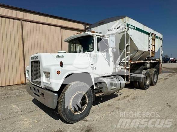Mack R686ST Entreprenad - Övrigt