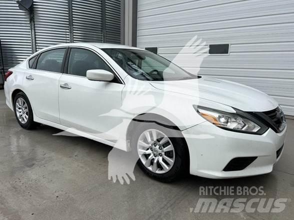 Nissan ALTIMA Personbilar