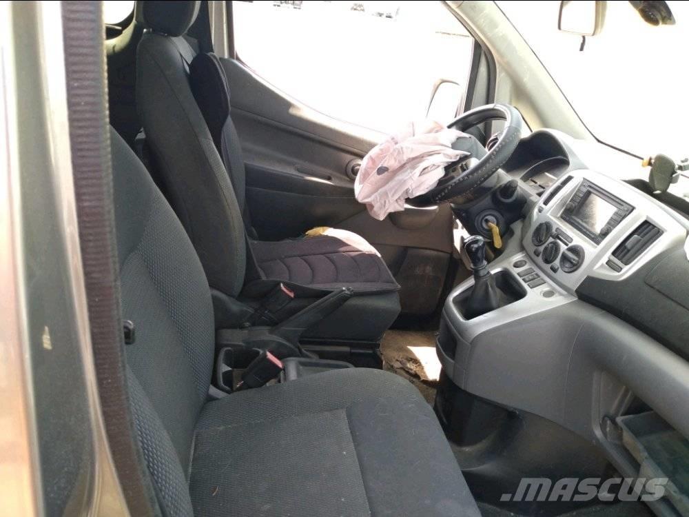 Nissan NV 200 Lätta skåpbilar
