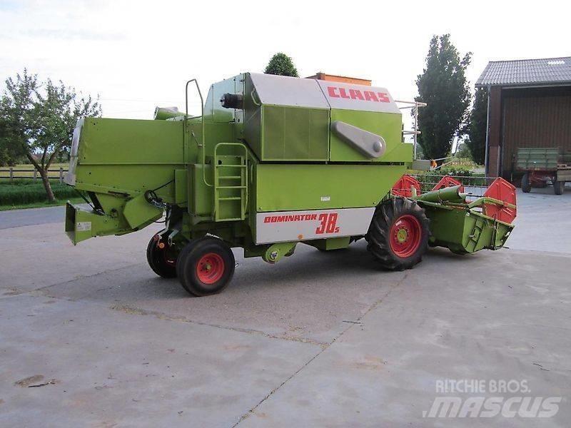 CLAAS Dominator 38 Skördetröskor