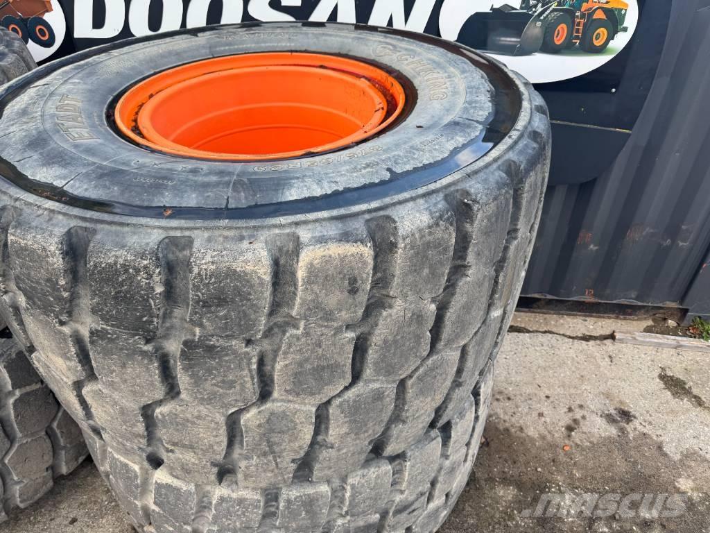 Develon DA 45 Däck, hjul och fälgar