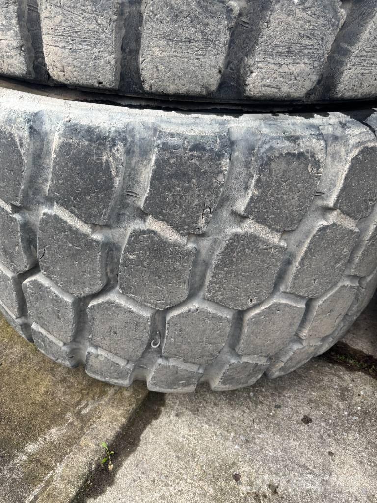 Develon DA 45 Däck, hjul och fälgar