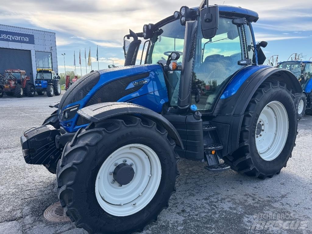 Valtra N 124 Traktorer