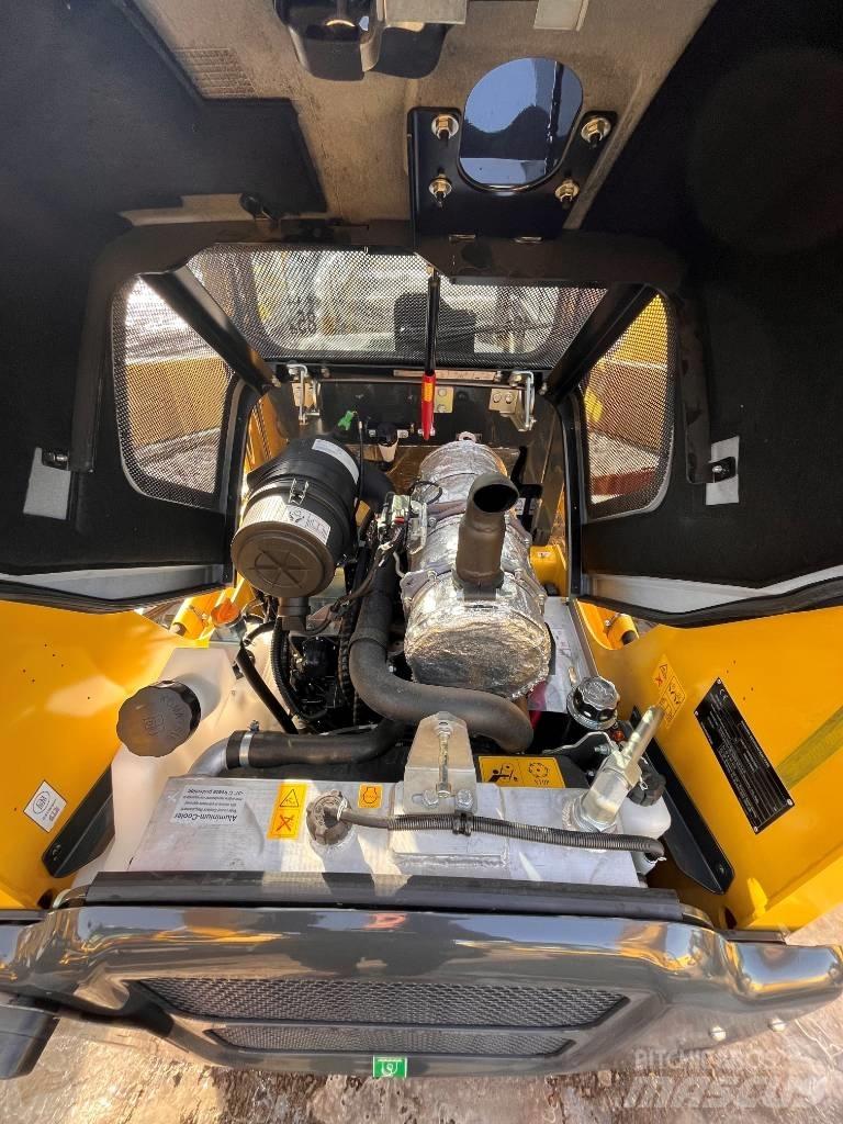 Komatsu SK815-8 Kompaktlastare