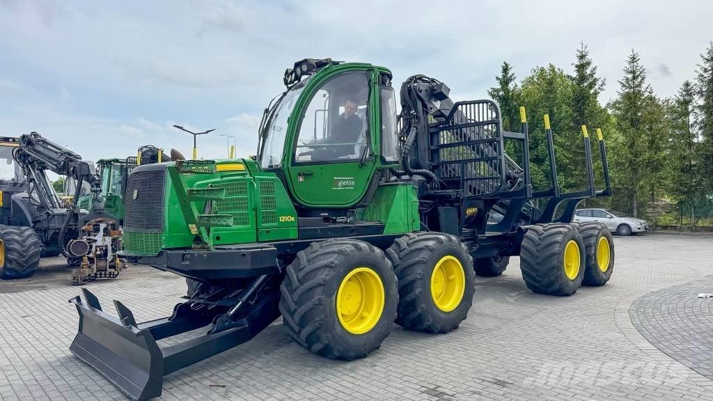 John Deere 1210E Skotare