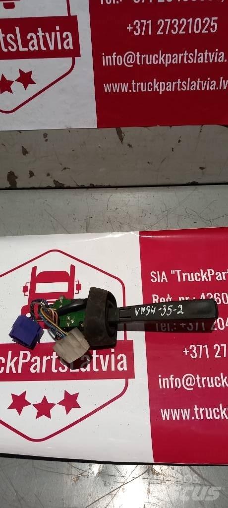 Volvo FH 12.  3172171 Hytter och interiör