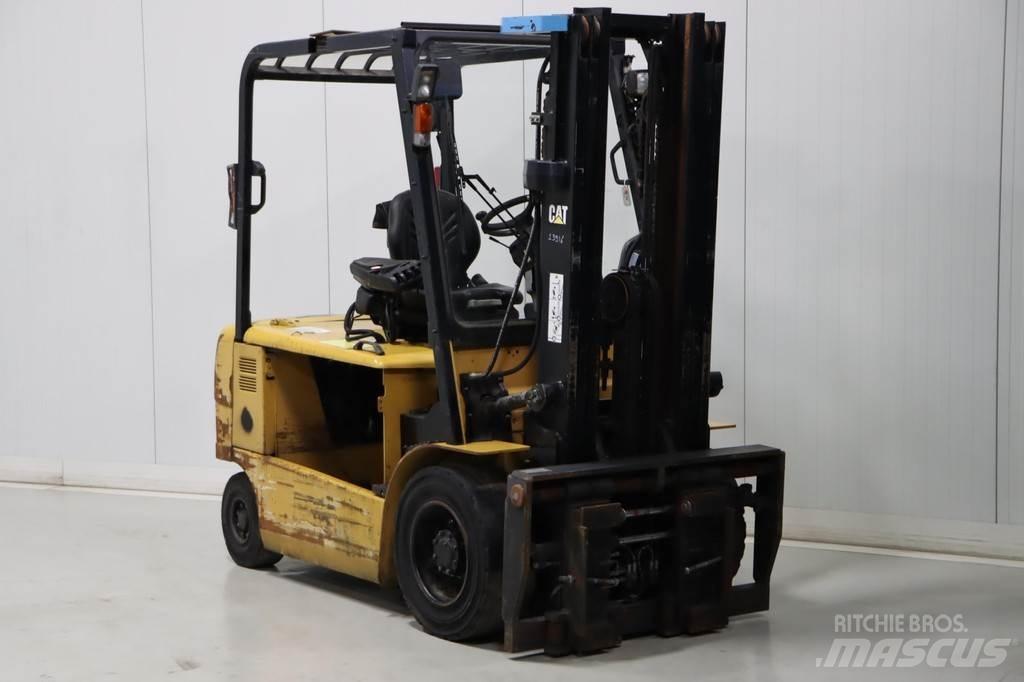 CAT EP35KPAC Elmotviktstruckar