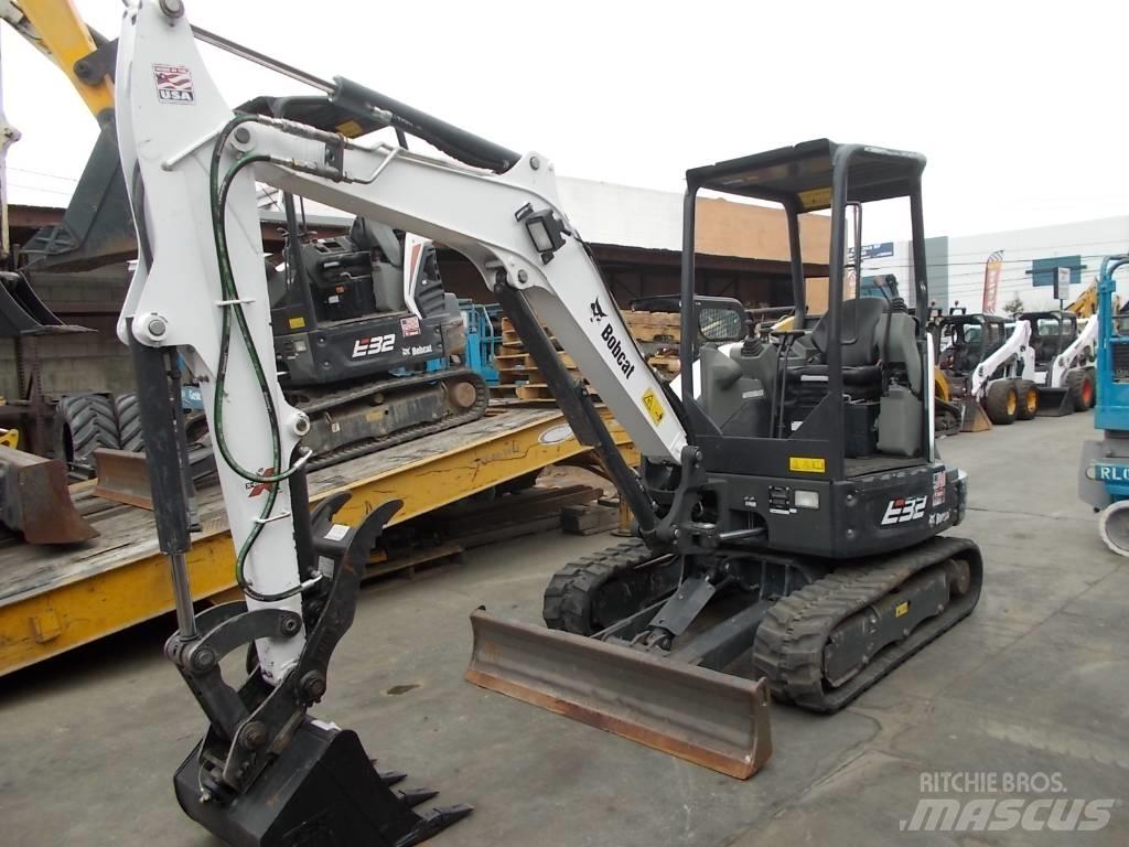Bobcat E32i Minigrävare < 7t