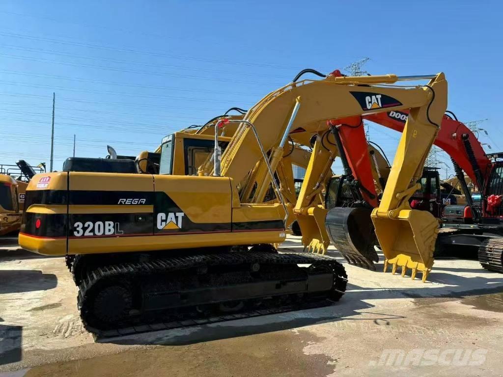 CAT 320 B L Bandgrävare
