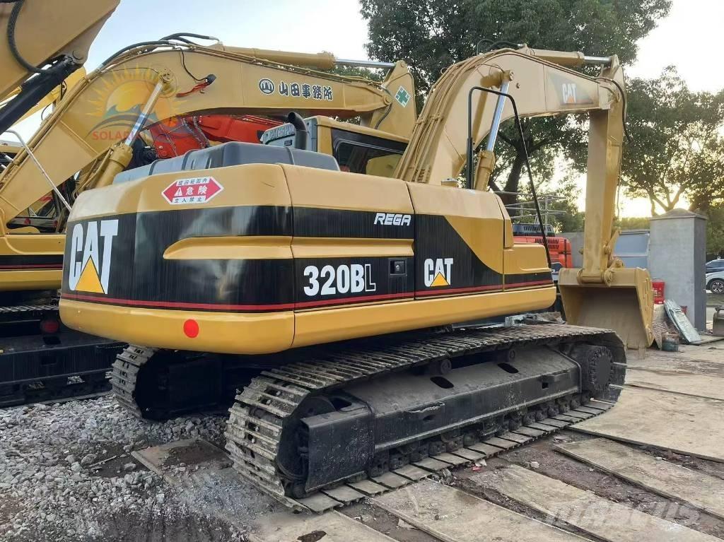 CAT 320 B L Bandgrävare