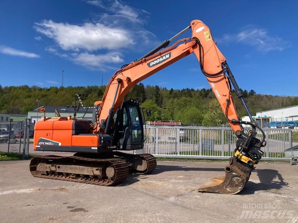 Doosan DX 140 LC Bandgrävare