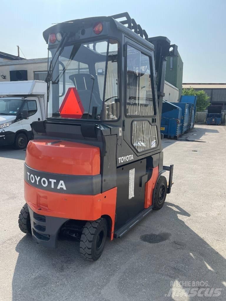 Toyota 7FBMF30 Elmotviktstruckar