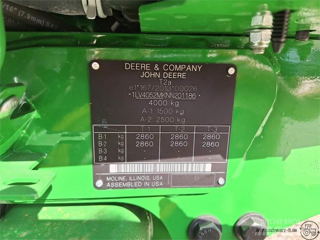 John Deere 4052M Kompakttraktorer