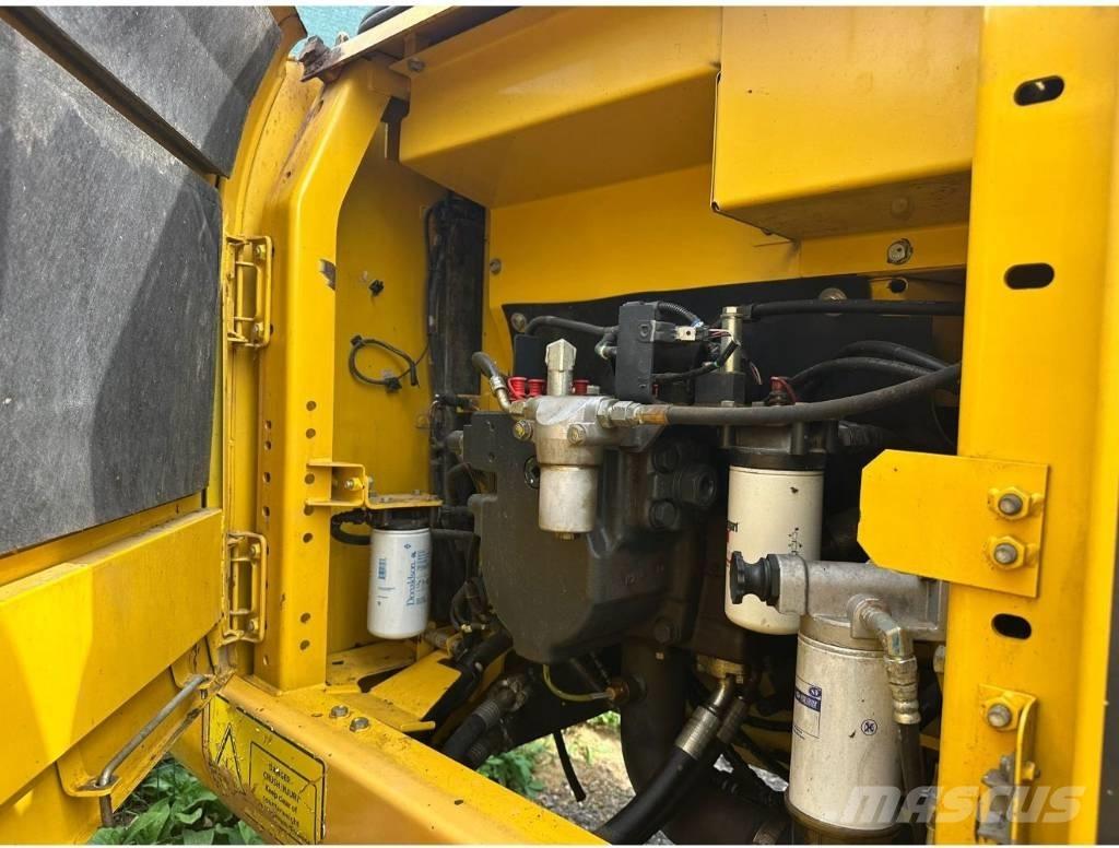 Komatsu PC 210 LC-11 Bandgrävare