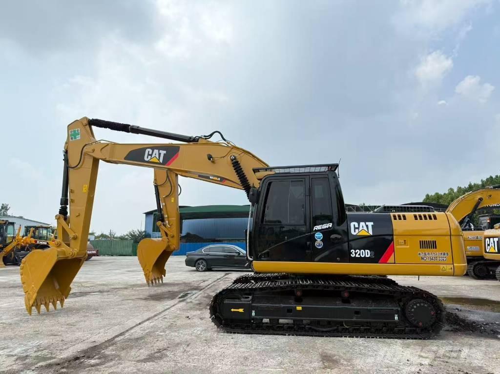 CAT 320D2 Bandgrävare