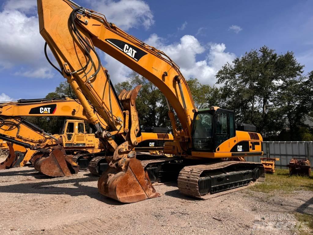 CAT 330 D L Bandgrävare