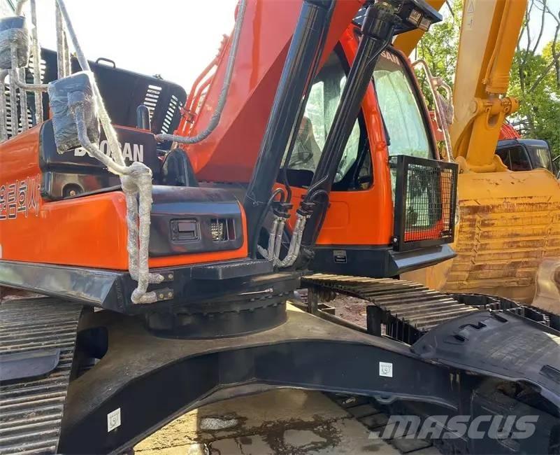 Doosan DX300LC-9C Bandgrävare