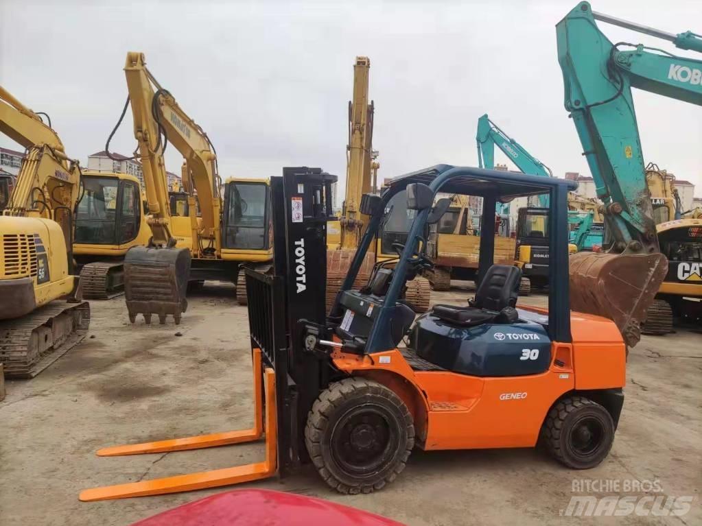 Toyota 7 FD 30 Diesel trucks