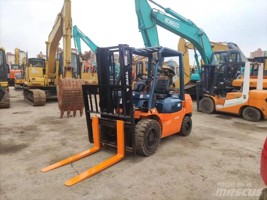 Toyota 7 FD 30 Diesel trucks