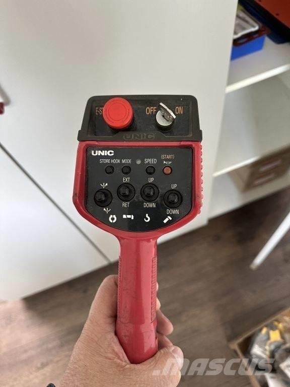 Unic B 345 Bangående Kranar