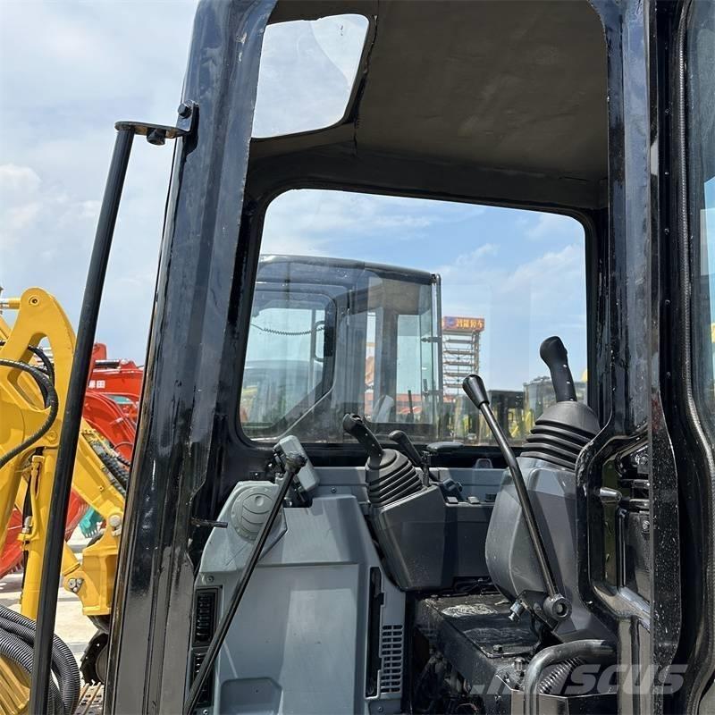 CAT 303.5 E Minigrävare < 7t