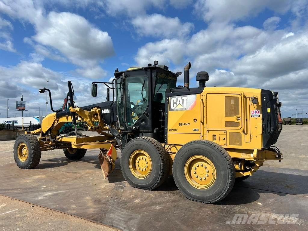 CAT 140M2 Väghyvlar