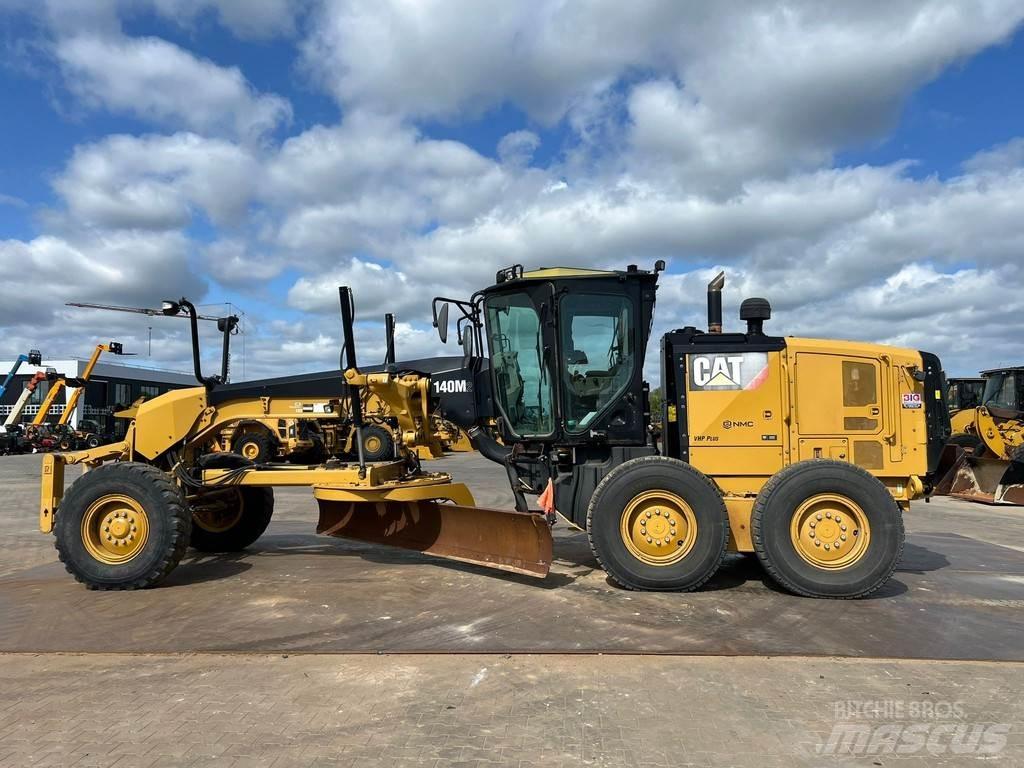 CAT 140M2 Väghyvlar