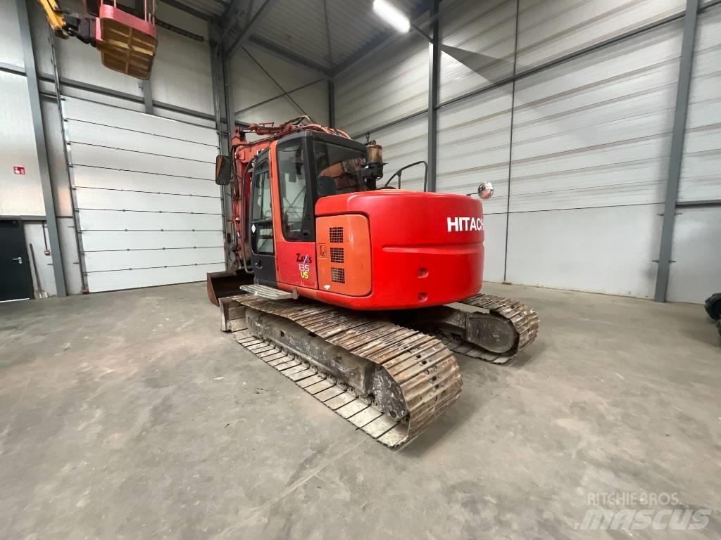 Hitachi ZX 135 US Bandgrävare