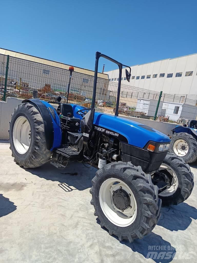 New Holland TN 90 F Traktorer