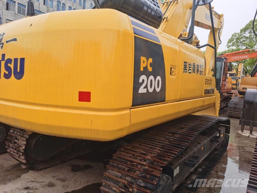 Komatsu PC 200-8 Bandgrävare