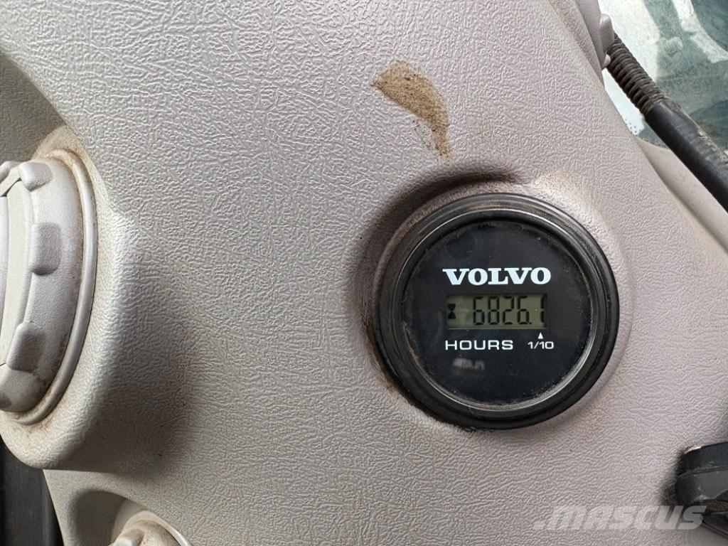 Volvo EC 250 EL Bandgrävare