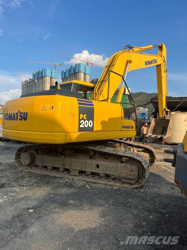 Komatsu PC 200-7 Bandgrävare